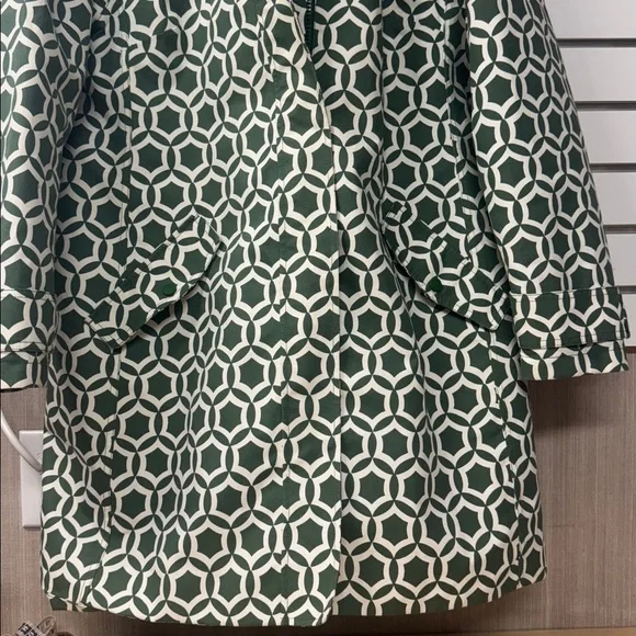Boden Suki Waterproof green and white geometric patterned hooded XL jacket - Picture 2 of 8